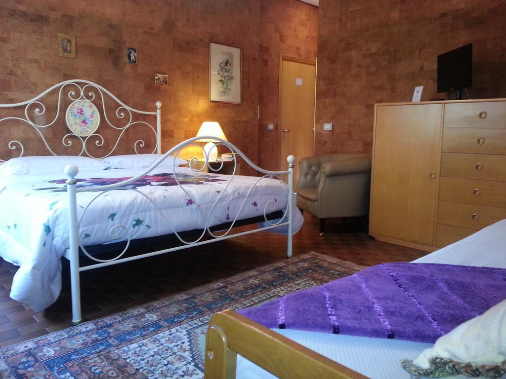 Bed and Breakfast Al Villino Del Sole Фано Экстерьер фото