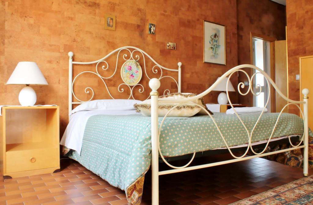 Bed and Breakfast Al Villino Del Sole Фано Экстерьер фото