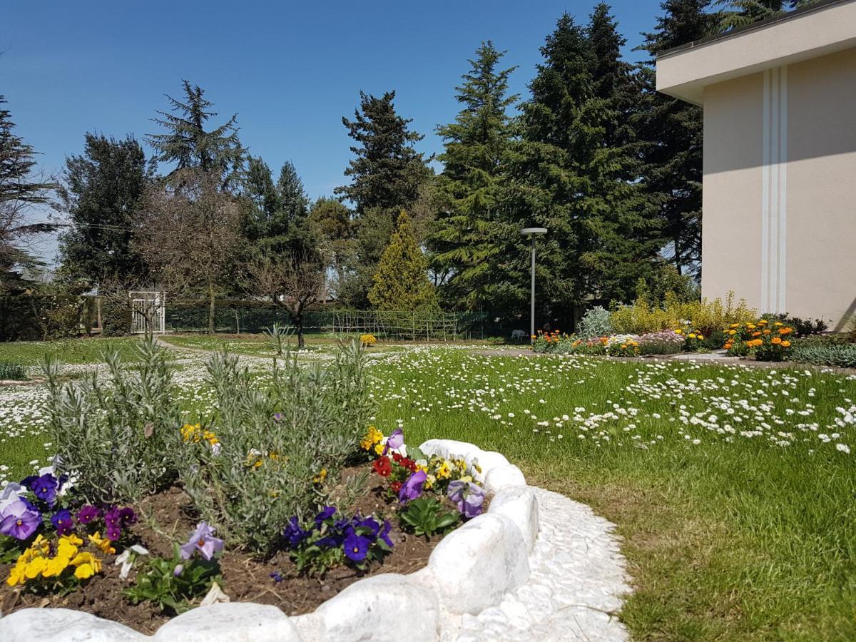 Bed and Breakfast Al Villino Del Sole Фано Экстерьер фото